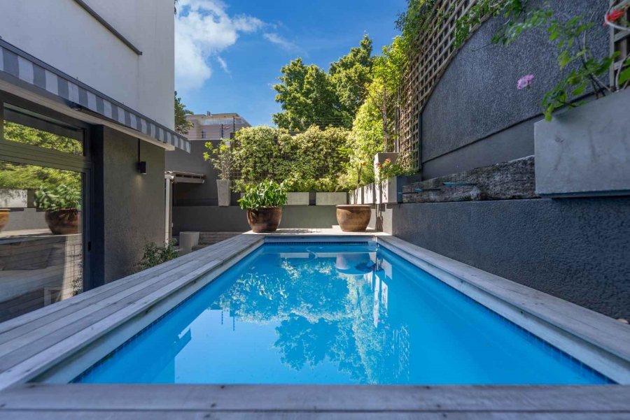 2 Bedroom Property for Sale in Green Point Western Cape